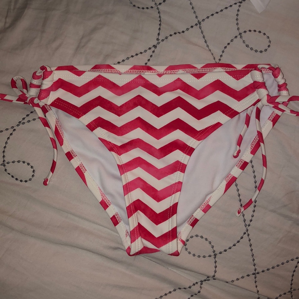 Red & white zig zag swim bottoms